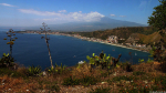 Bucht von Taormina mit Ätna im Hintergrund