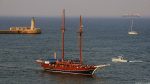 Partyschiff kommt an