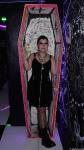 Elizabeth Nekro - Sarg-Posing :)