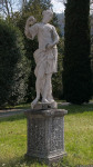 Statue an der Villa Saporiti